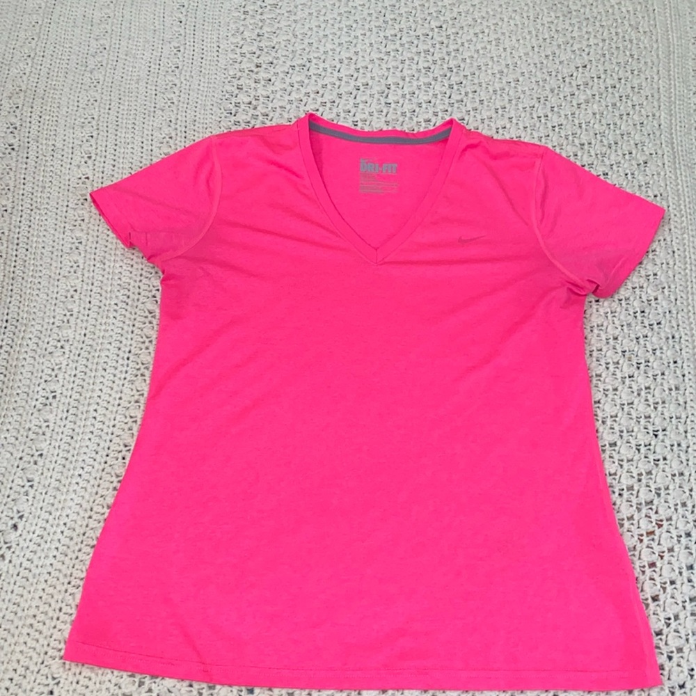 Nike dry-fit vneck tshirt sz L